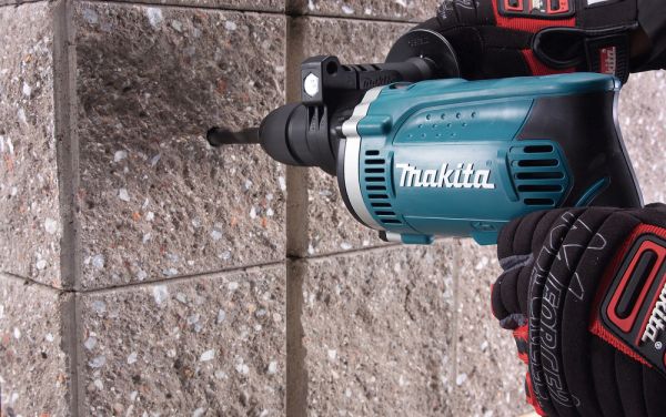 Makita HP1631K Schlagbohrmaschine 710W im Transportkoffer 