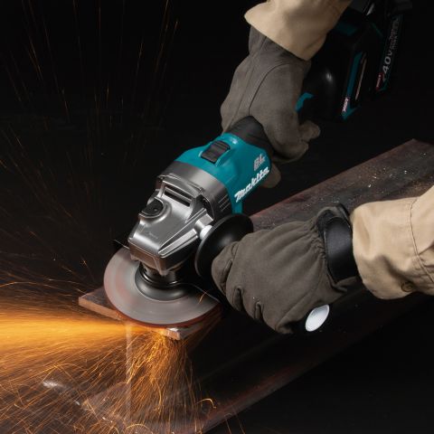 Makita GA008GZ Akku-Winkelschleifer 40V ohne Akku ohne Lader im Karton