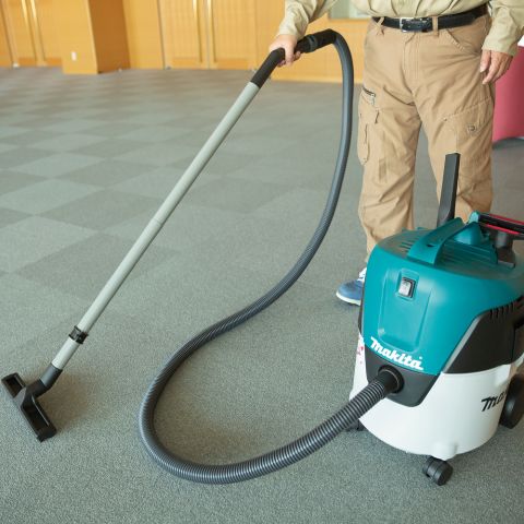 Makita VC2000L Staubsauger 1000W im Karton