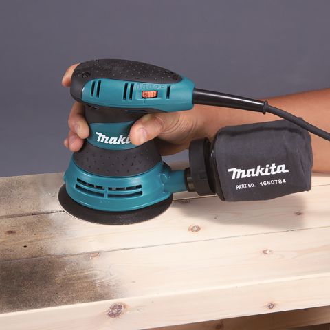 Makita BO5031K Exzenterschleifer 300W im Transportkoffer